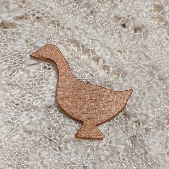 💍Wooden goose pin - Picture 1 of 2